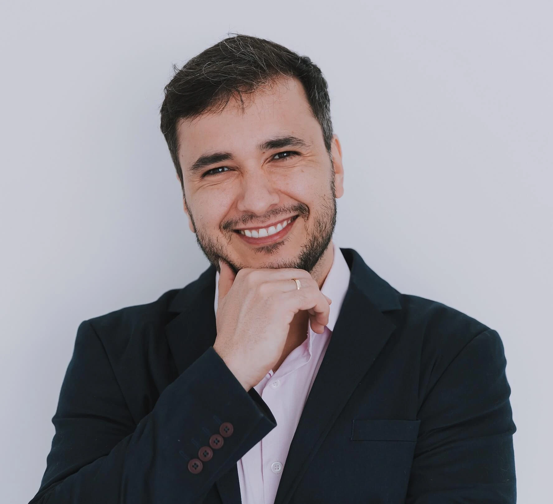 Dr. Ronaldo Velasquez Médico